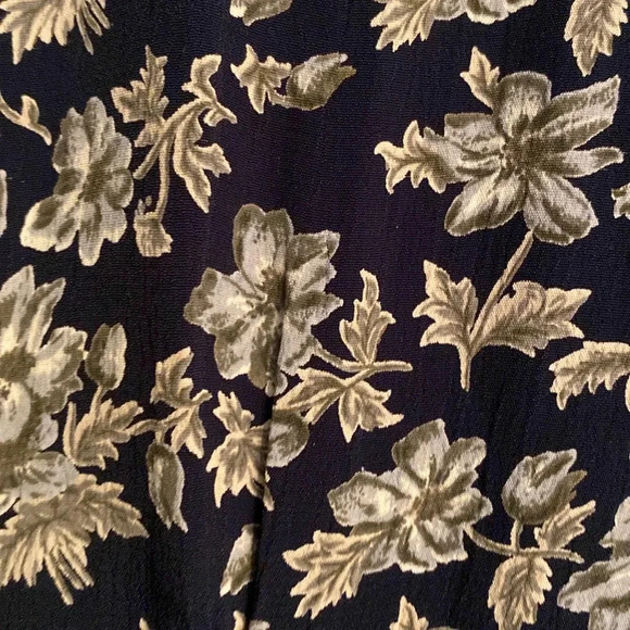 April Cornell women’s short sleeve midi dress- button up - floral - medium - Picture 7 of 7